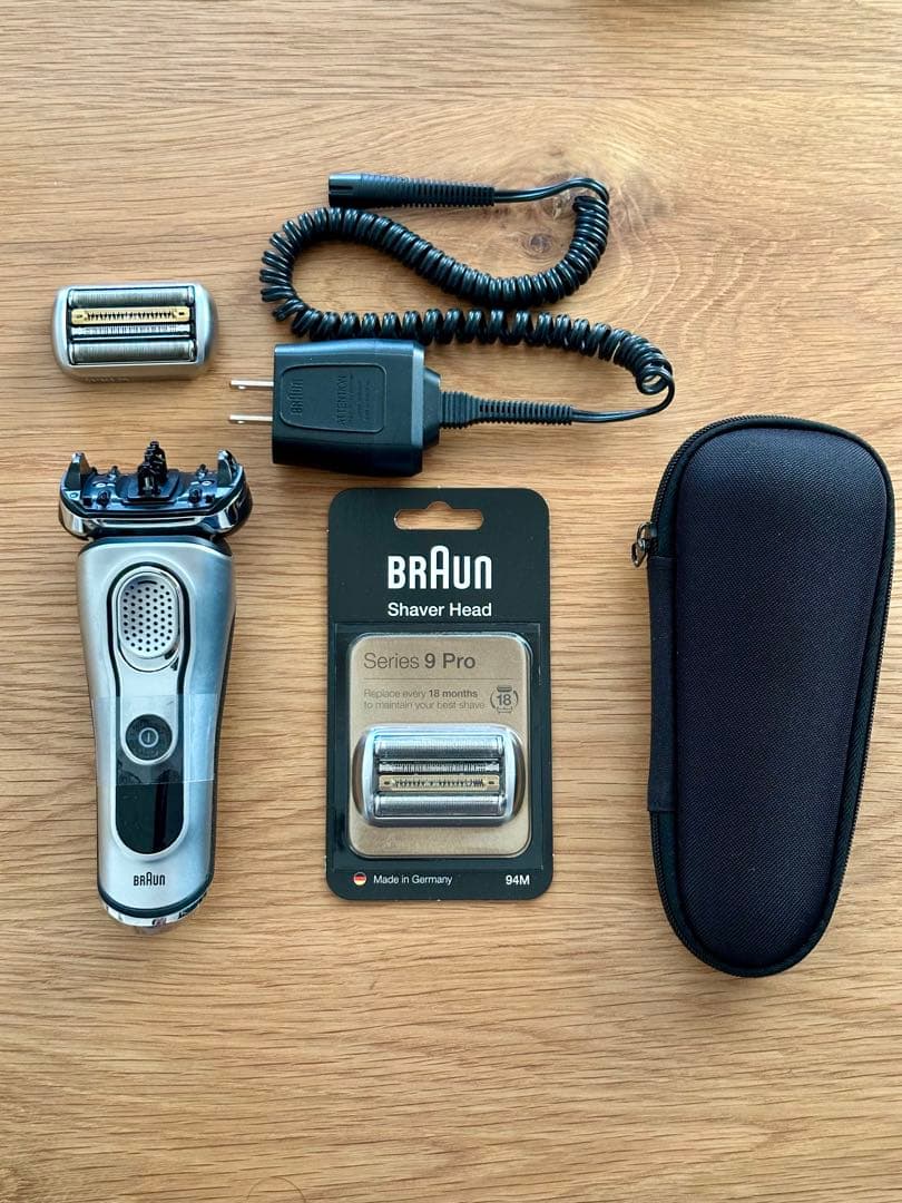 Braun Series 9 電気シェーバー　新品替刃付、スイッチ爪破損あり ブラウン BRAUN 電気シェーバー シリーズ9専用替刃 BRAUN FC94M の通販