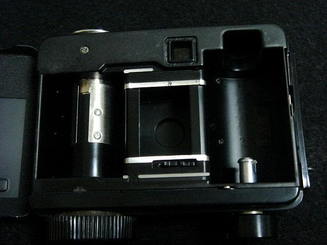 乃木坂46 五百城茉央 所有のカメラ リコー オートハーフ E autohalf