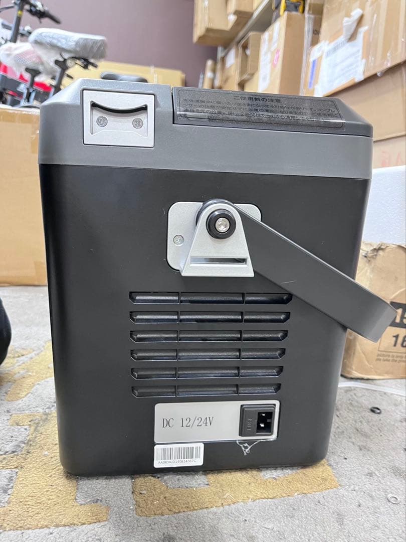車載冷蔵庫 9L -20℃～10℃ 45W 12V/24V/バッテリー付きです