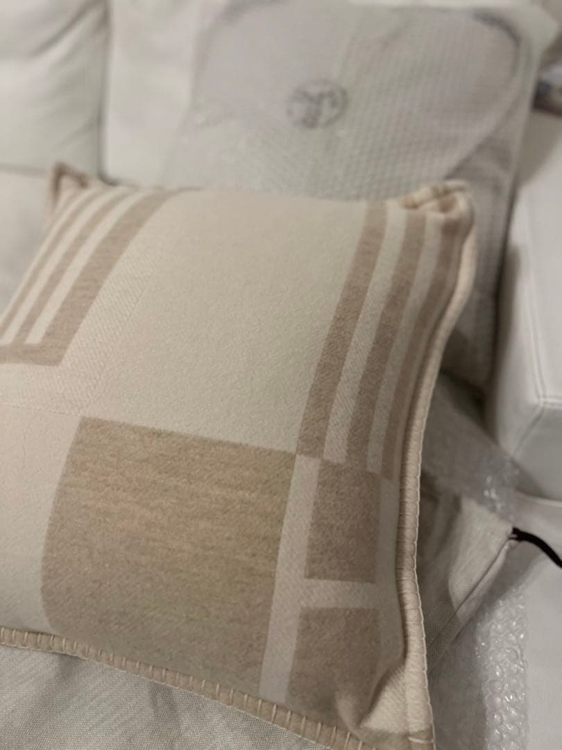 2つセット　新品未使用　エルメス　クッション 《イターク》