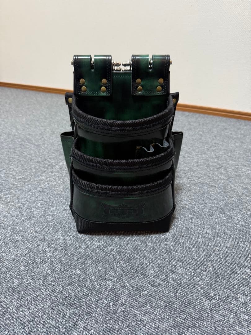 s*k様 ニックス　腰袋　グリーンガラス ガラス革腰袋 グリーン‼️ 入荷しました🤩 宜しくお願いいたします