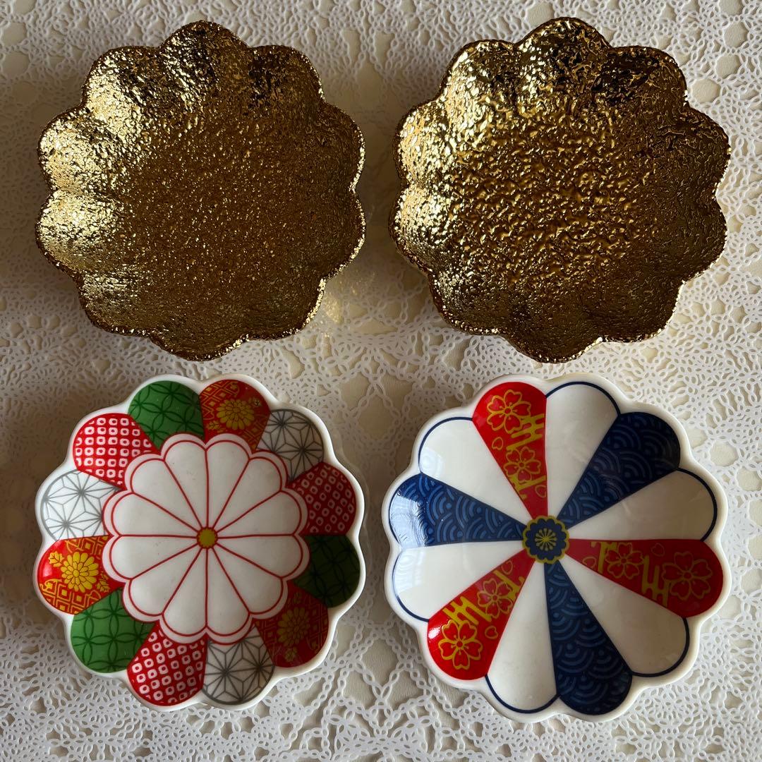 セリア 食器 豆皿 小紋菊 花柄 ゴールドカラー 金色 和柄 お正月