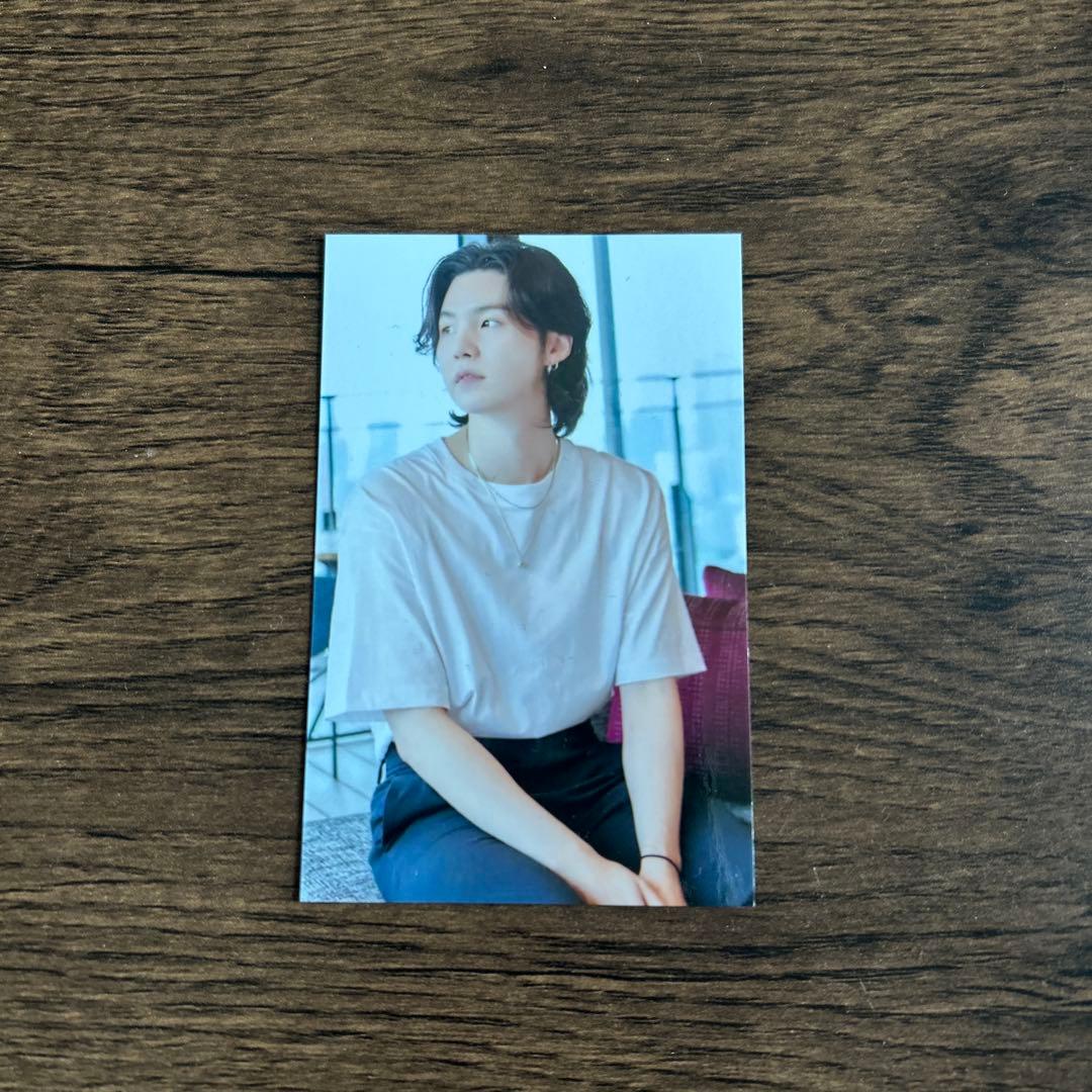 BTS SUGA サイン入り写真カード 2枚セット - メルカリ