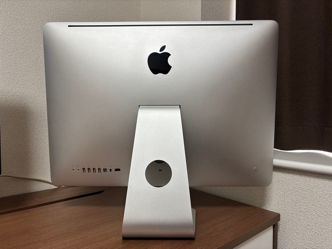 iMac 21.5 Mid2010 3.60GHz i5 12GB／2TB