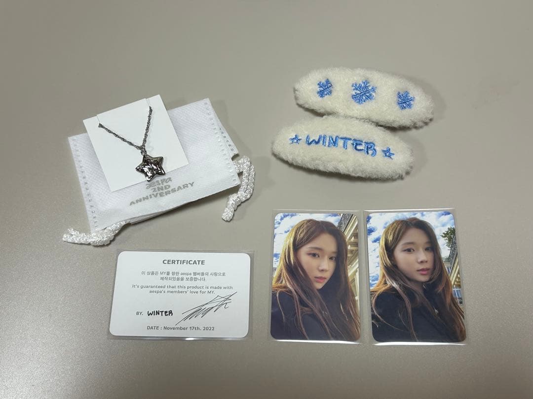 aespa 2周年 トレカ ネックレス ヘアピン - メルカリ