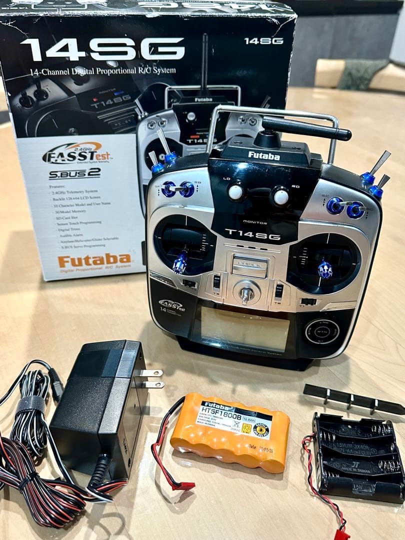 フタバ14SG 双葉電子工業 FASSTest-2.4G 14チャンネル - メルカリ