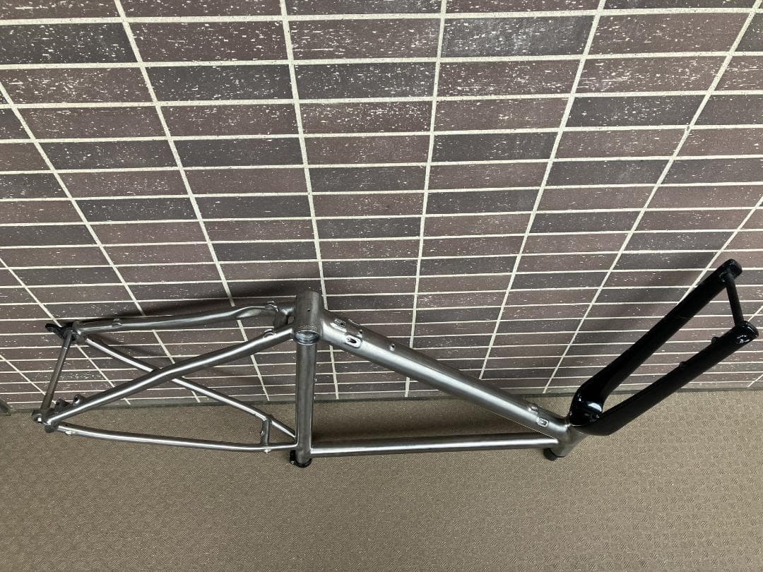 直接取引限定】チタンフレーム グラベルバイク フラットバー サイズ52