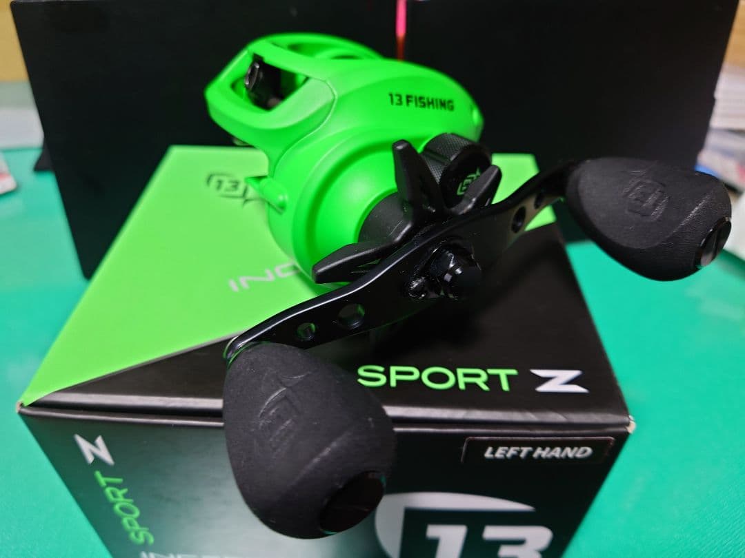 13 FISHING インセプションスポーツ Z 左手用 グリーン Tuned 13Fishing Inception Sport Z – Spool Hi-Speed Bearings