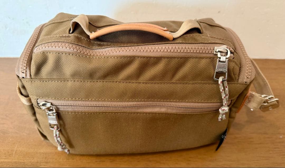 アッソブ エクスクルーシブバリスティックナイロン ラウンドポーチ