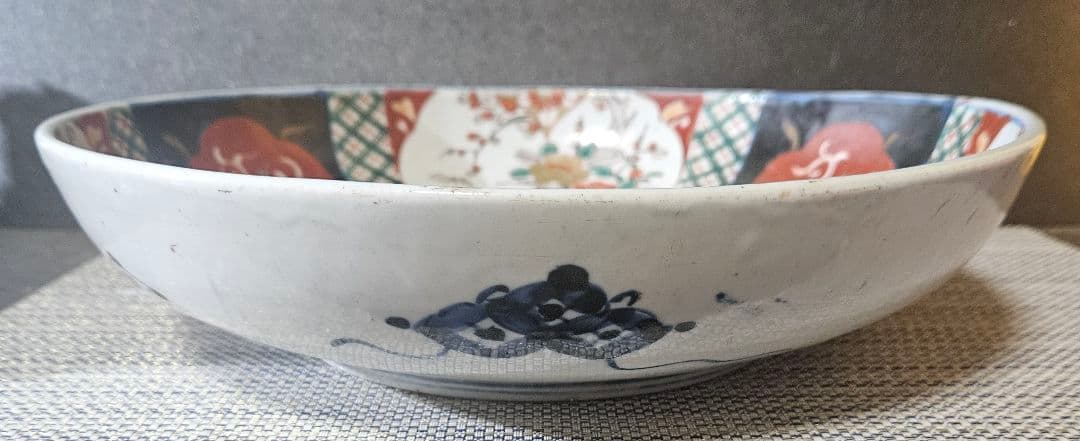 明治時代　古伊万里　花に蝶の図　市松文様　径 31.0cm　大皿　大鉢