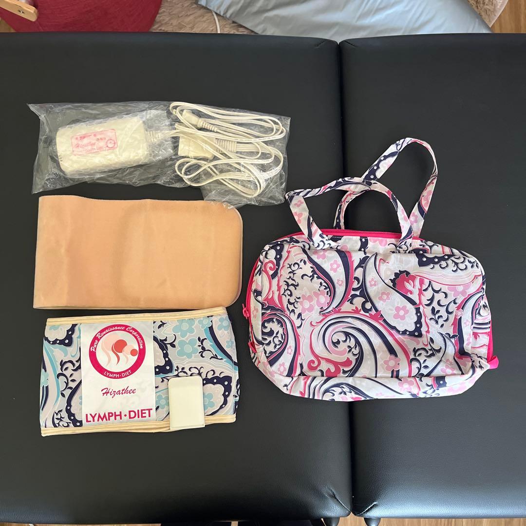 さ*ち様 ピュアルネッサンス　ヒザティー DOLCE 特注イタリアンレザーの蝶が舞う口金付き二つ折り財布 – VIA