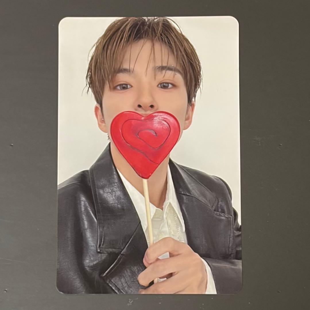 TREASURE アサヒ 10000円トレカ 会場特典 - メルカリ