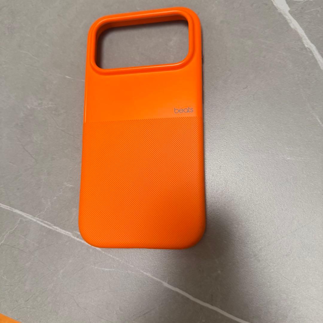 beats オレンジ iPhone17promax ケース apple購入品 Beats iPhone 17 Pro Max Rugged Case with MagSafe and Camera