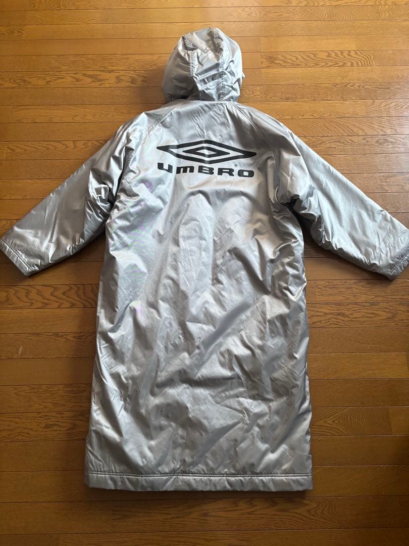 北海高校サッカー部 UMBRO 薄グレー シルバー ベンチコート O-XO