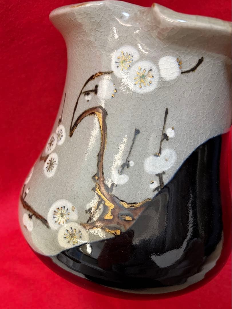 腰黒梅絵花瓶　金粉装飾　共箱付　初代眞葛香山作（江戸期天保13年生まれ）　銘あり 腰黒梅絵花瓶 金粉装飾 共箱付 初代眞葛香山作（江戸期天保13年生まれ