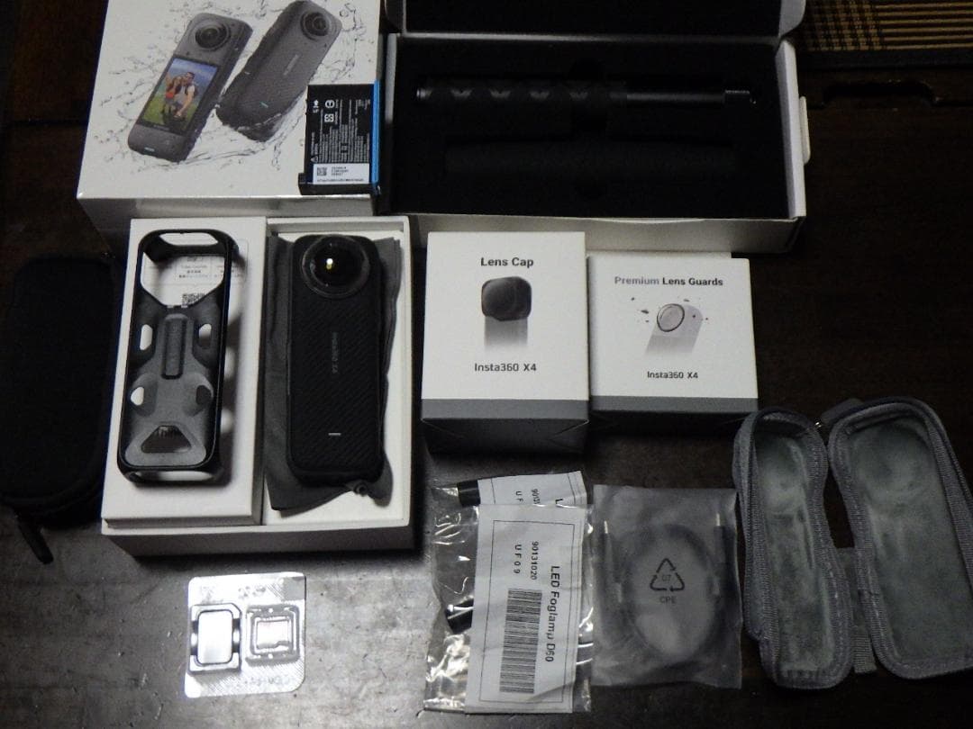 ■Insta360 X4■付属品多数■256GB■使用回数数回■美品！■ Amazon | Insta360 X4-8K防水360度アクションカメラ、4K広角動画、見え