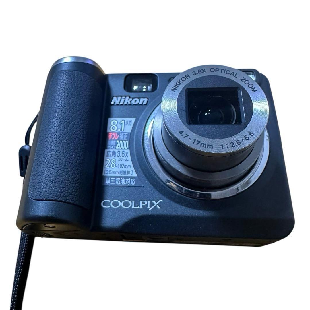 Nikon COOLPIX P50 8.1MP コンパクトデジタルカメラ