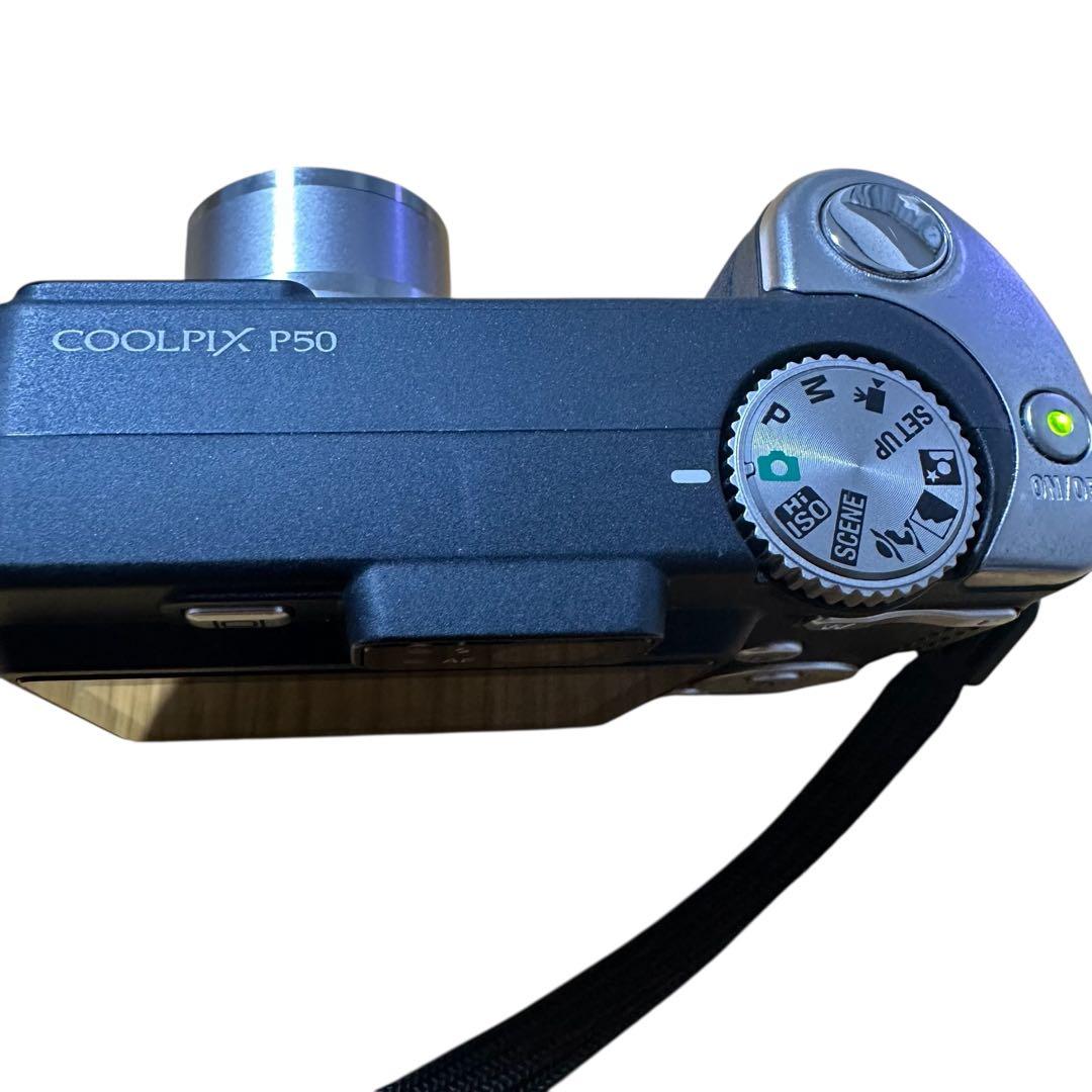 Nikon COOLPIX P50 8.1MP コンパクトデジタルカメラ