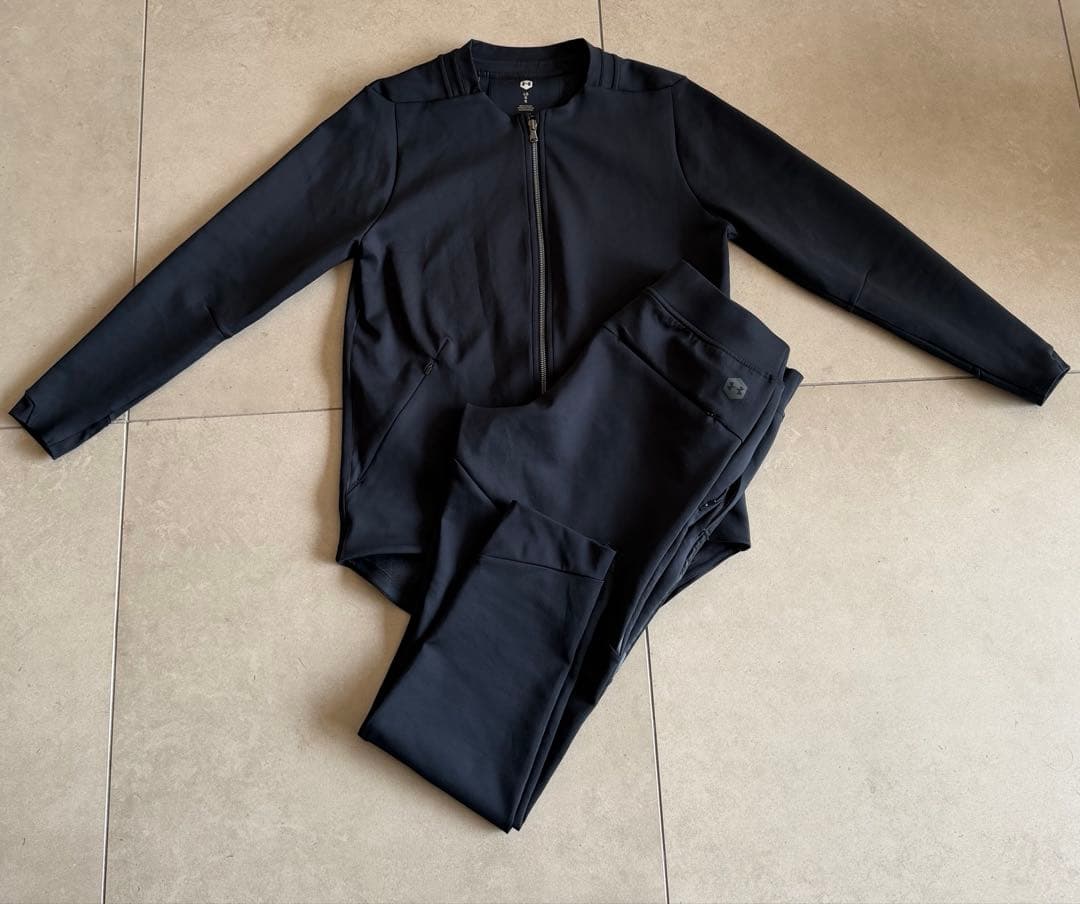 UNDER ARMOURブラック トレーニングウェア セットアップ　Lサイズ UNDER ARMOUR（アンダーアーマー） ジャージ 上下 メンズ トレーニング