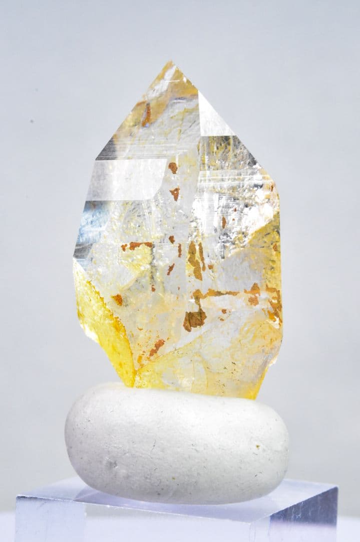 ガネーシュヒマール ヒンドゥン産 大きな剥離面クリアポイント - メルカリ