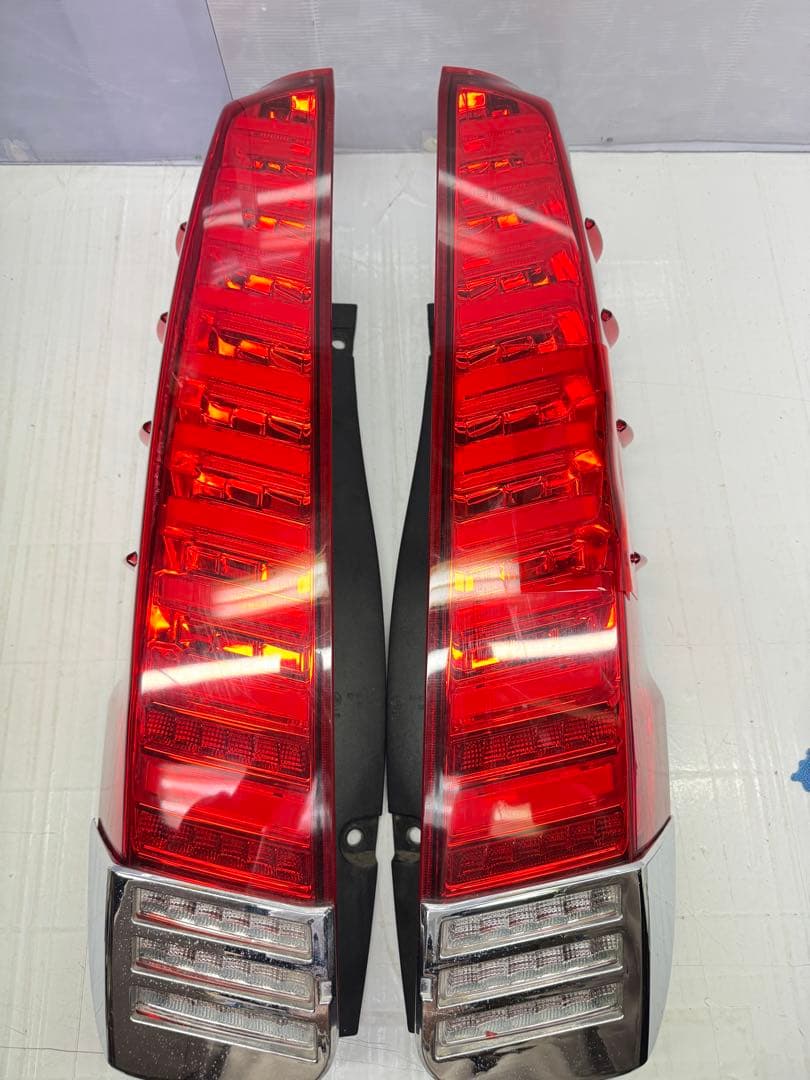 DazzFellows 80ヴォクシー エスクァイア ノア テールランプ 難あり