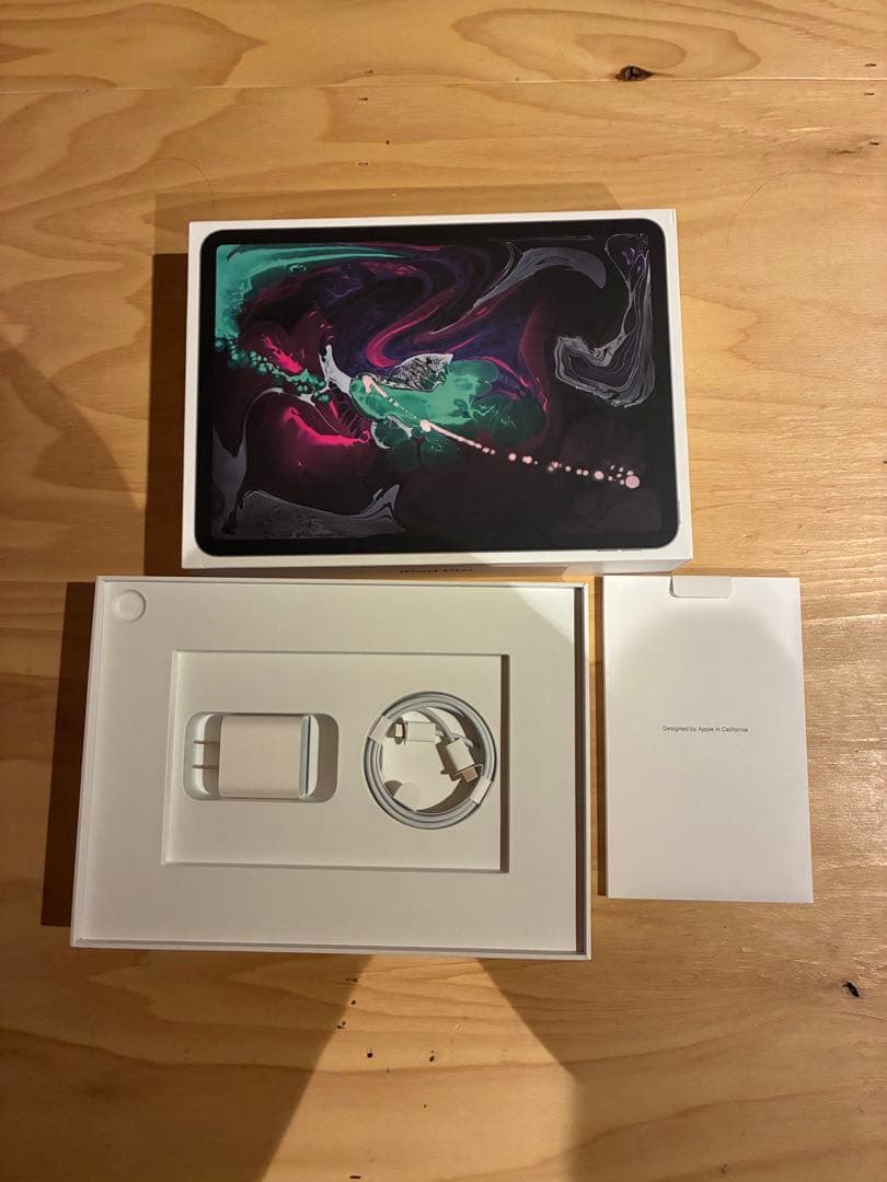ジャンク品 iPad Pro 11 Wi-Fi 外箱・付属品付 MTXN2J/A - メルカリ