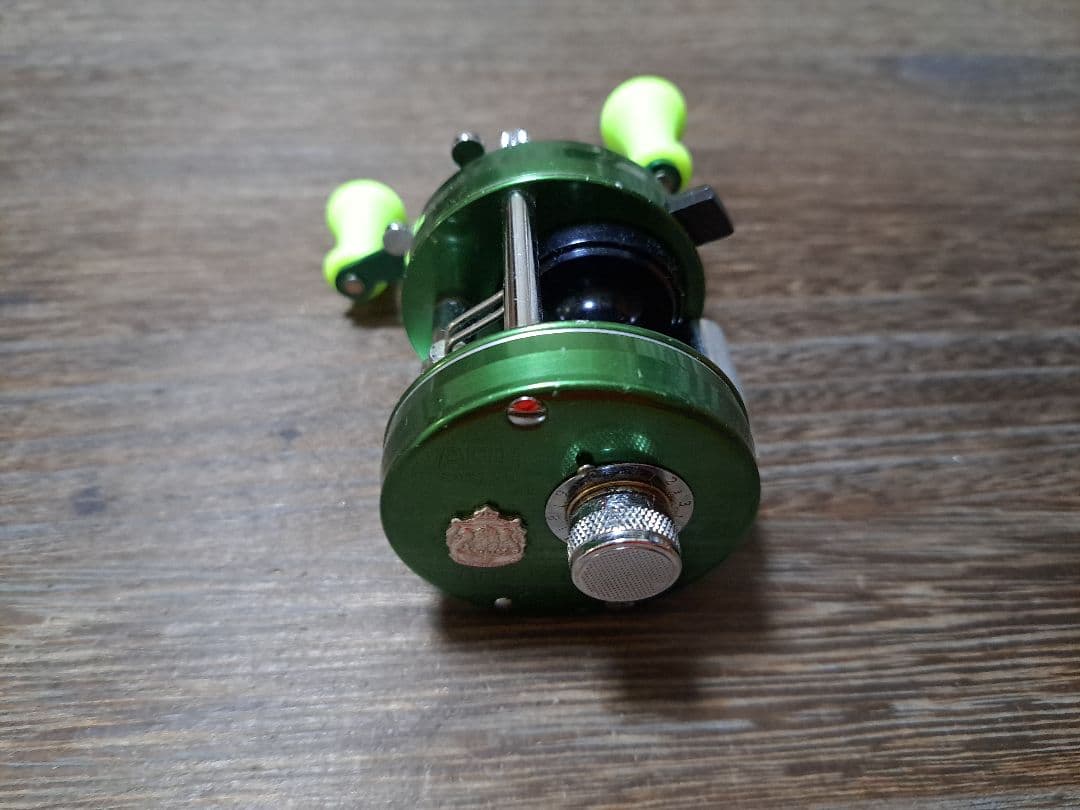 Abu ambassadeur 2500C グリーン サイモンシモムラ ハンドル - メルカリ