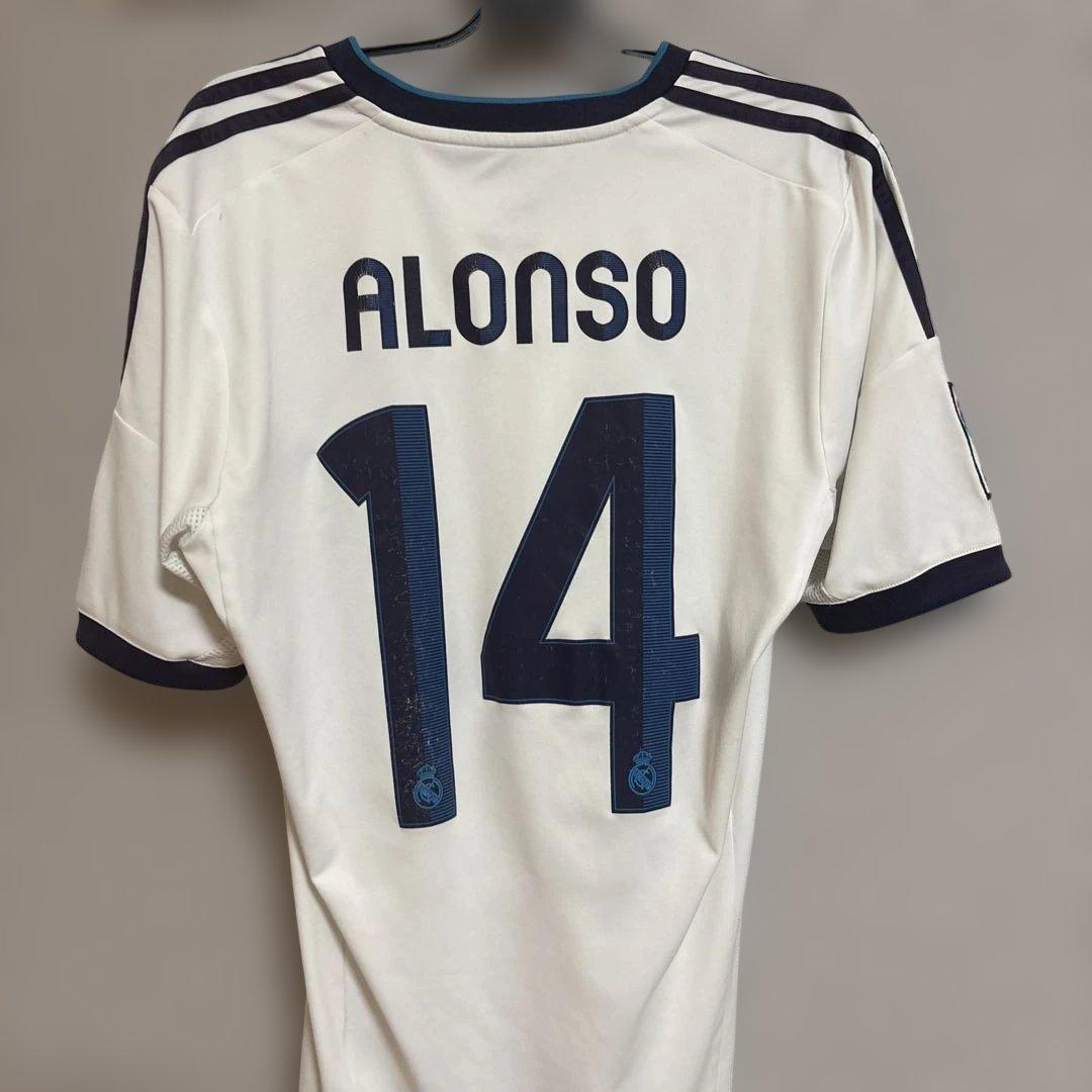 レアル・マドリード 12/13 シャビ・アロンソ のユニフォーム。正規品