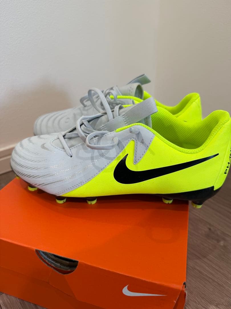 美品】23.5cmスパイクNike Phantom GT サッカーシューズ - メルカリ