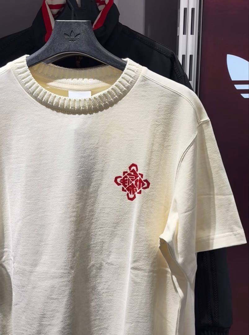 新品XL Adidas FW25 CNY 馬年限定 半袖Tシャツ KT0713 - メルカリ