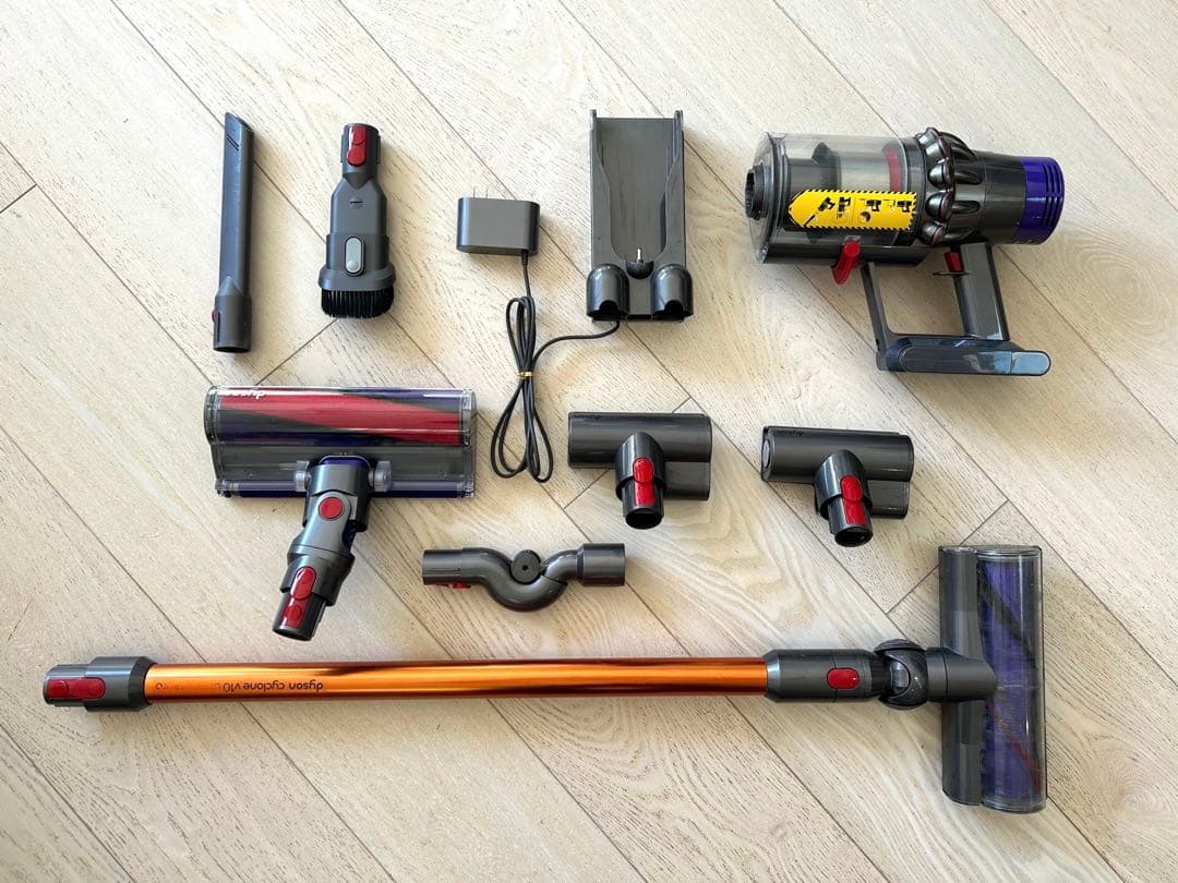 ダイソン Dyson サイクロン V10 未使用アタッチメント付 未使用