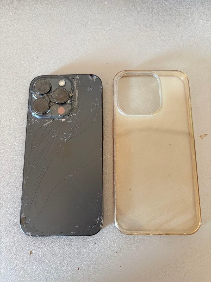 背面割れあり iPhone15 Pro 128GB ブラックチタニウム Amazon | 【整備済み品】 Apple iPhone 15 Pro 128GB ブラック