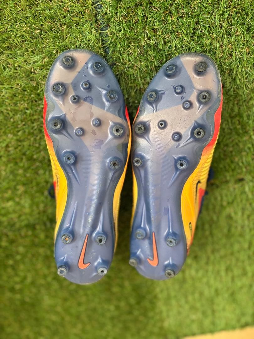 ナイキ　ファントム6 LOWエリートAG-PRO EH 25.5cm