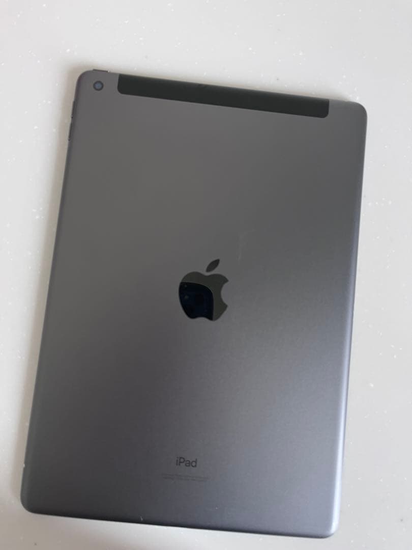 585【早い者勝ち】iPad6 第6世代 32GB SIMフリー☆