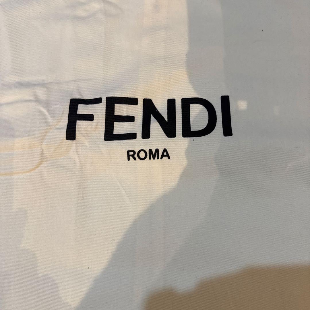 FENDI ROMA 衣類カバー アイボリー 美品 - メルカリ