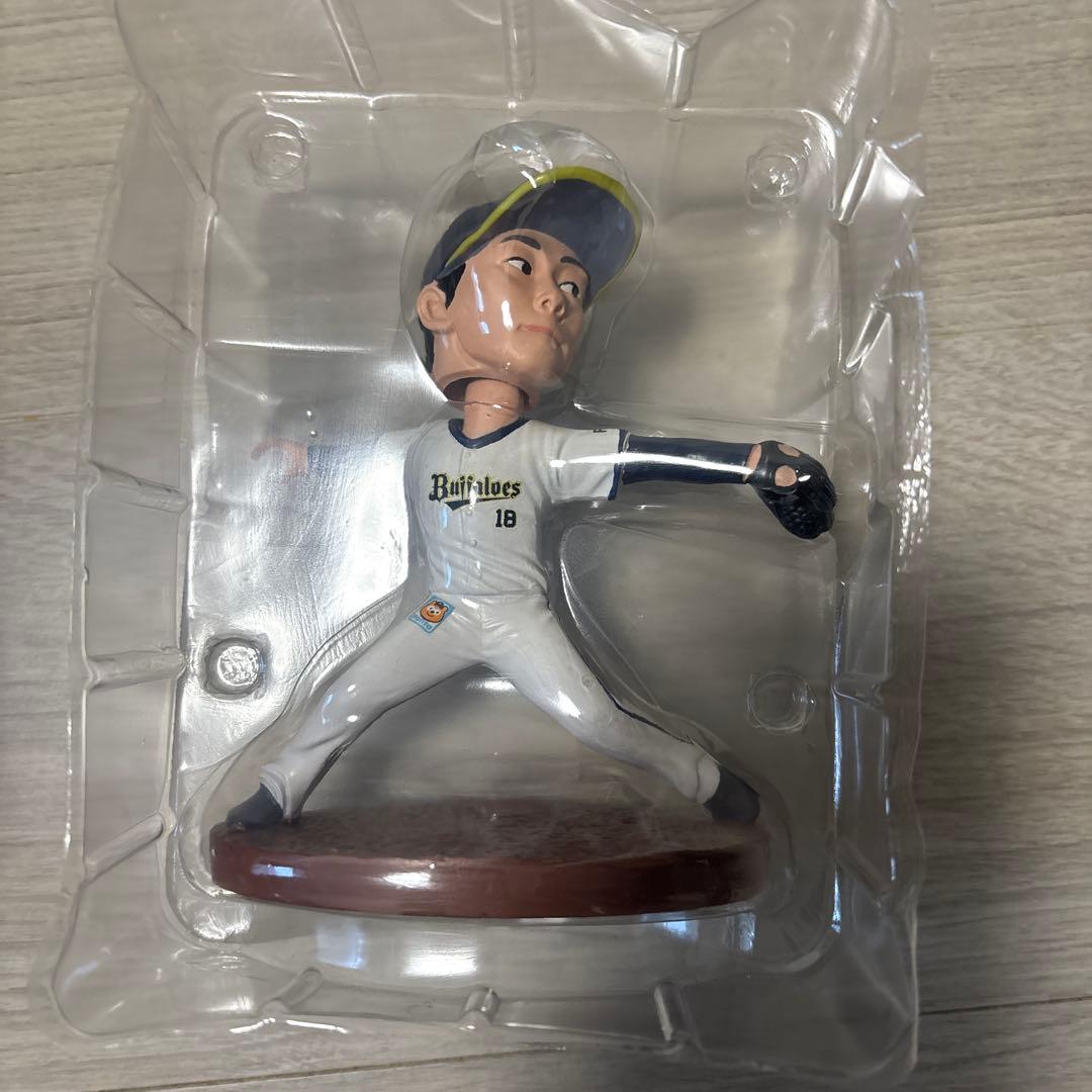 Buffaloes ボブルヘッドフィギュア 18番山本由伸 - メルカリ