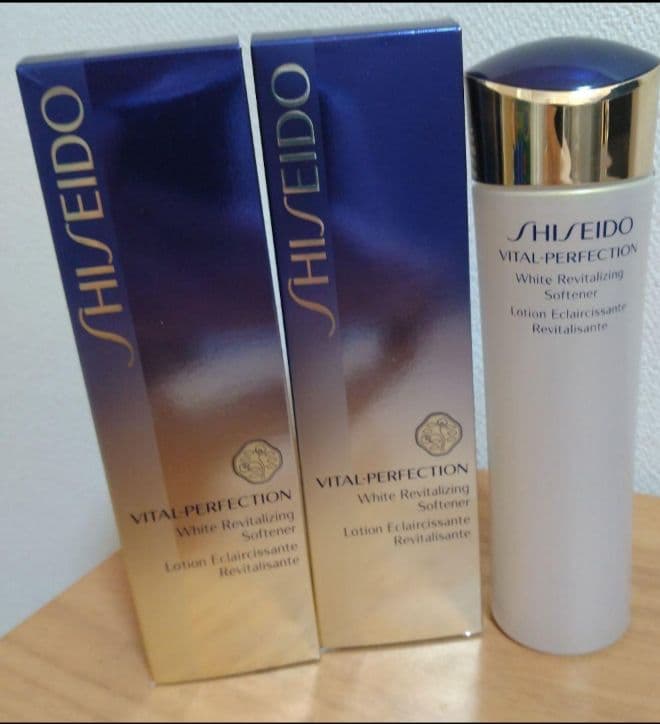 新品未使用 資生堂バイタルパーフェクションホワイトRVソフナー(医薬部