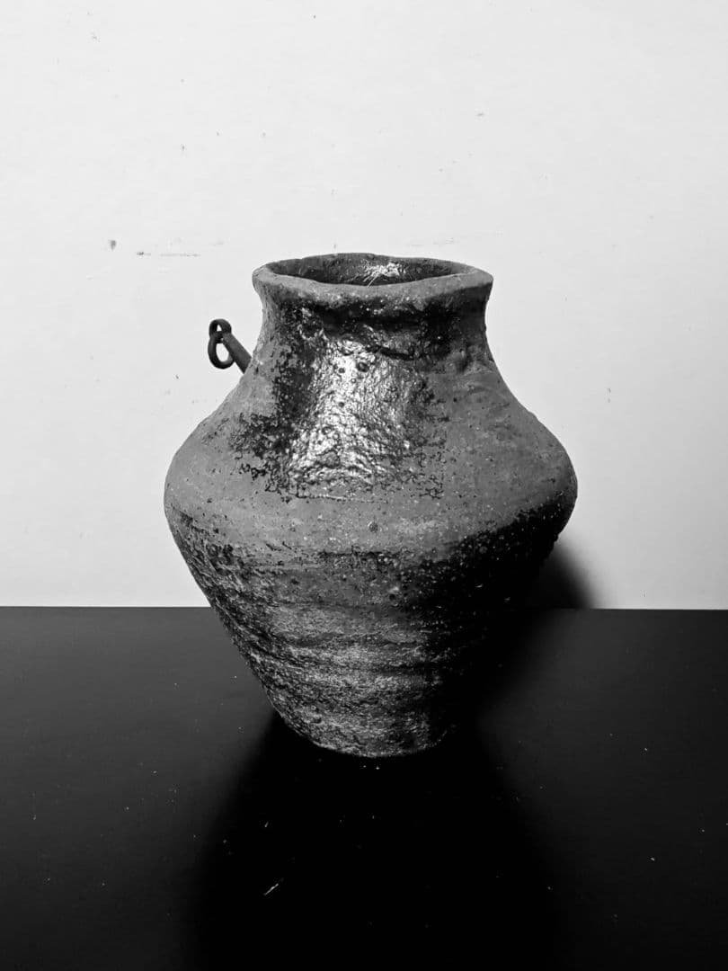 古格溢れる古常滑掛花生け壺 室町時代 花呼ぶ器 古美術 - メルカリ