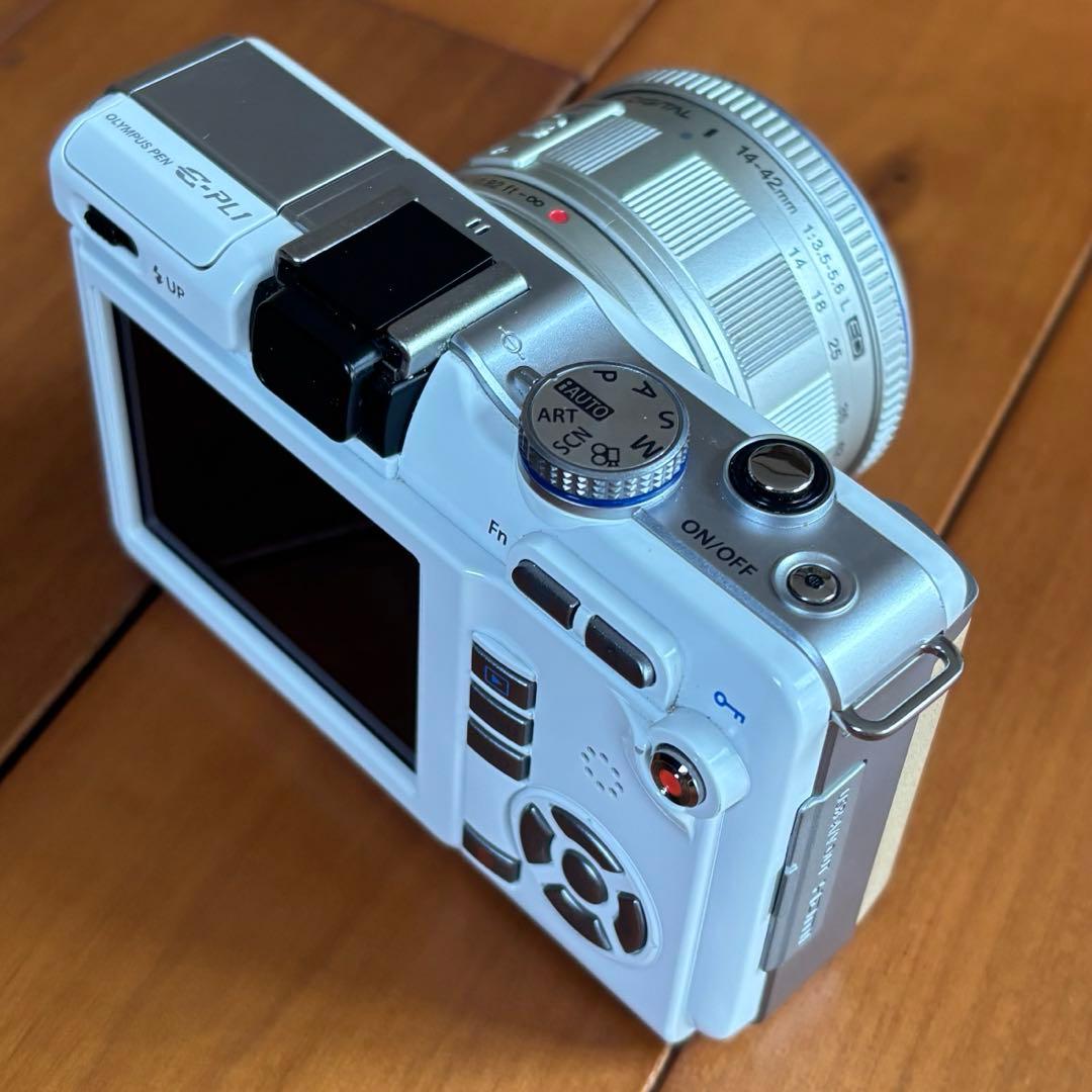 ✨スマホへ転送✨オリンパス PL1 ミラーレスカメラ - メルカリ