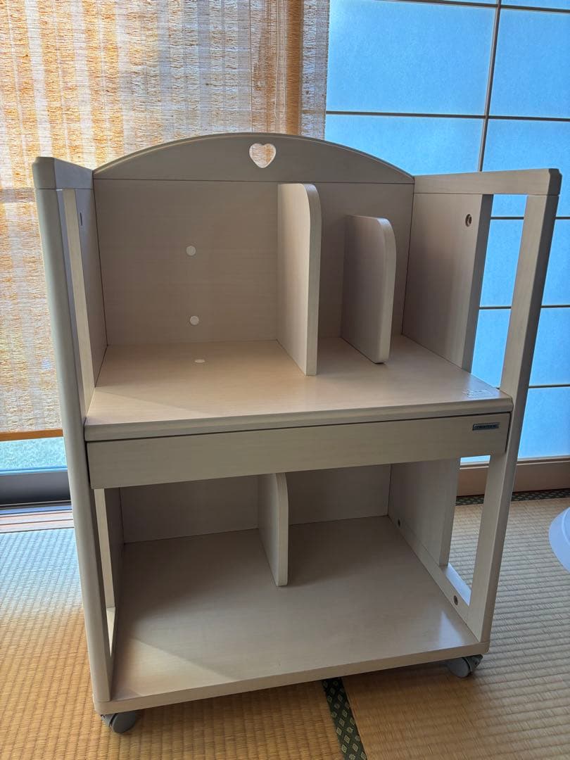 お値下げ！オカムラ　マルチワゴン　ランドセル置き　ラック　本棚　学習机　ソラノ 楽天市場】オカムラ WEB公式ショップ限定 学習机 勉強机 クオーレ 3点