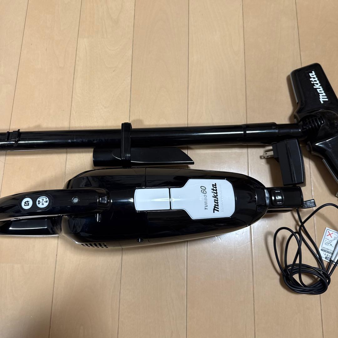 美品！makita 充電式クリーナー ターボ60 CL113FD ブラック - メルカリ