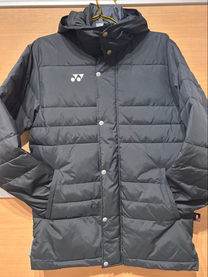 値引きしました　YONEX フード付きダウンジャケット 黒Ｓ 2026年最新】ヨネックス YONEX ダウンジャケットの人気アイテム - メルカリ