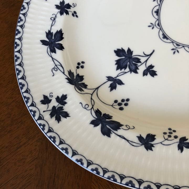 美品】ロイヤルドルトン☆ヨークタウン☆オーバルパーティトレイ