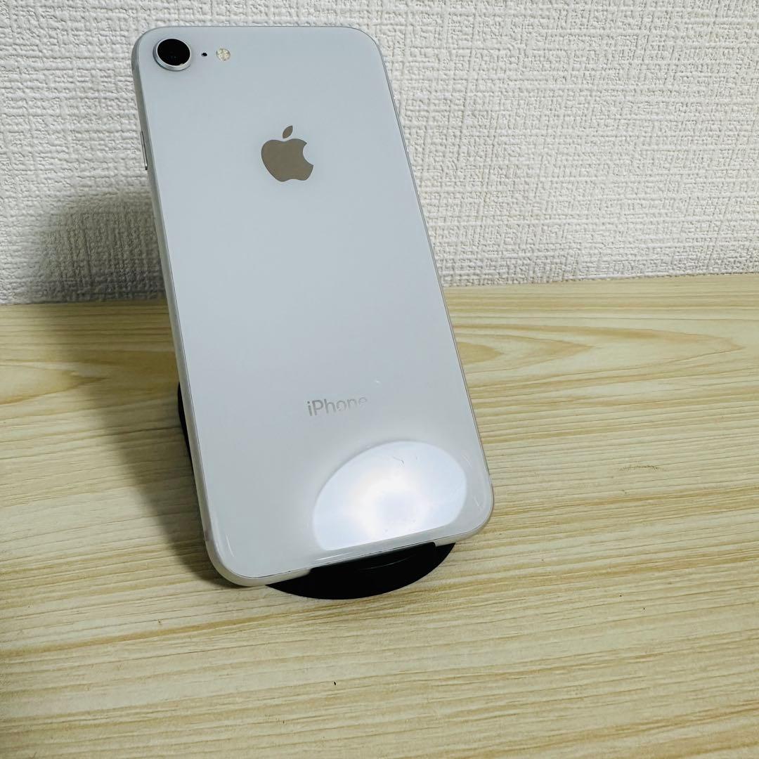 iPhone8 64GB シルバー SIMロック解除済 - メルカリ