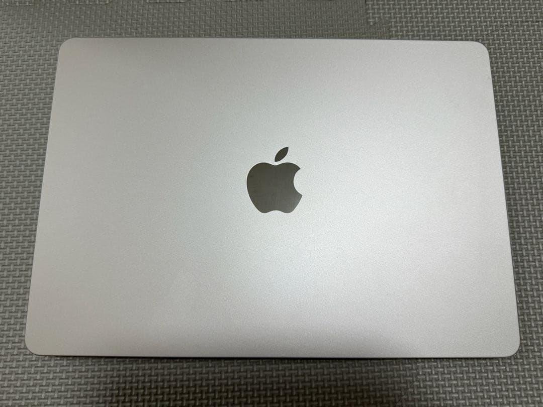MacBook Air (M2,2022年) 本体　8GB/256GB シルバー Amazon.com: Apple Mid 2022 MacBook Air with Apple M2 Chip, 13.6