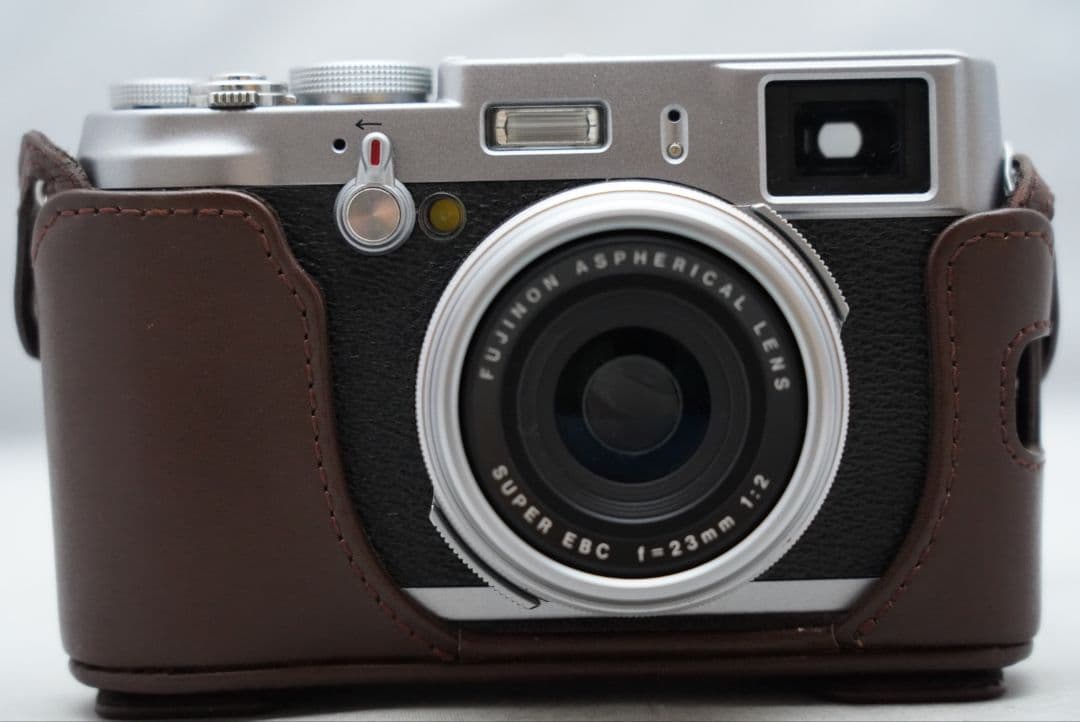 フジフィルム ファインピクス X100 23㎜ F=1:2 ASPH