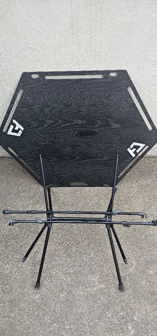 UNPLUGGED 六角形折りたたみテーブル - メルカリ