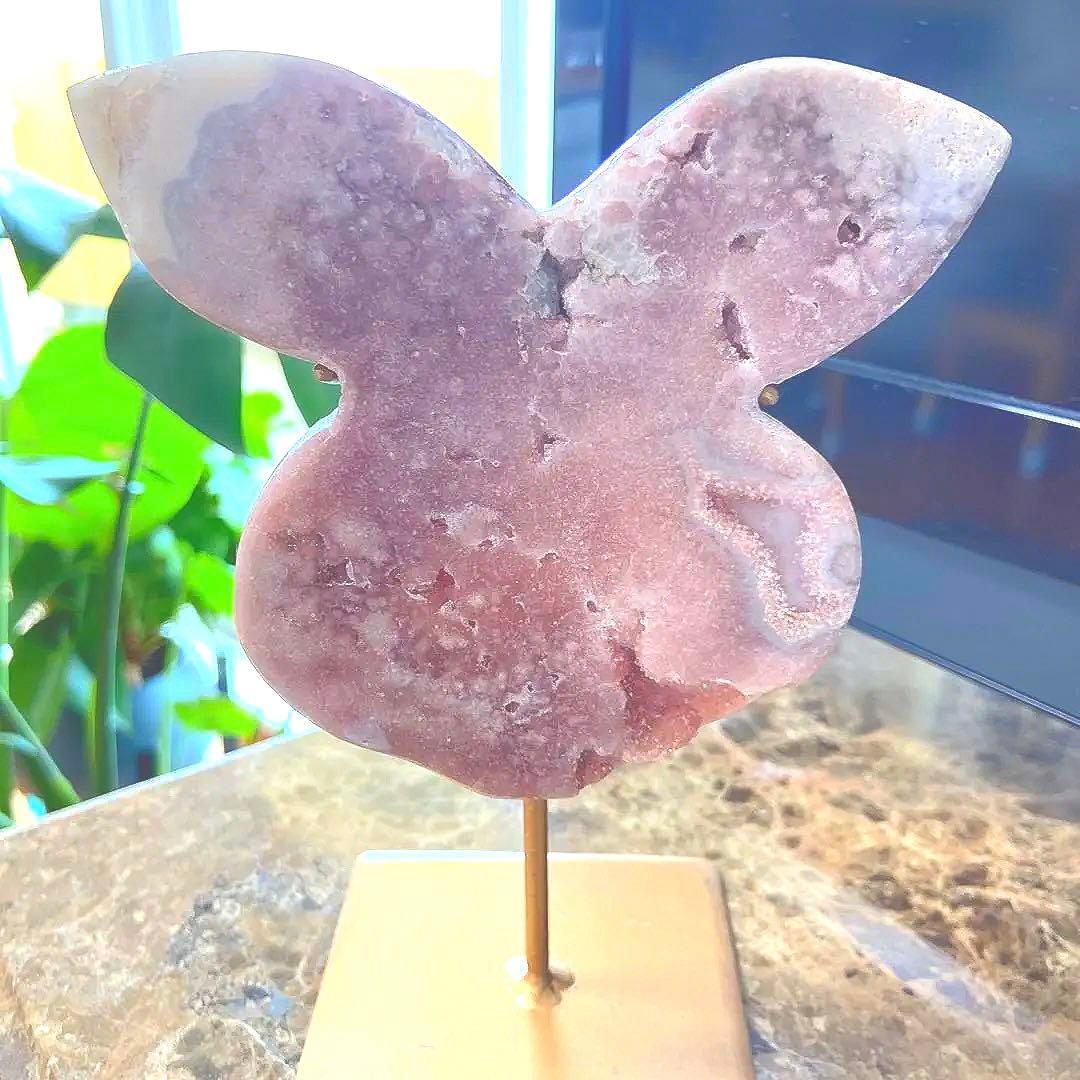 ブラジル産　ピンクアメジスト　バニー　うさぎ　干支　スタンド付き ブラジル産 ピンクアメジスト バニー うさぎ 干支 スタンド付き