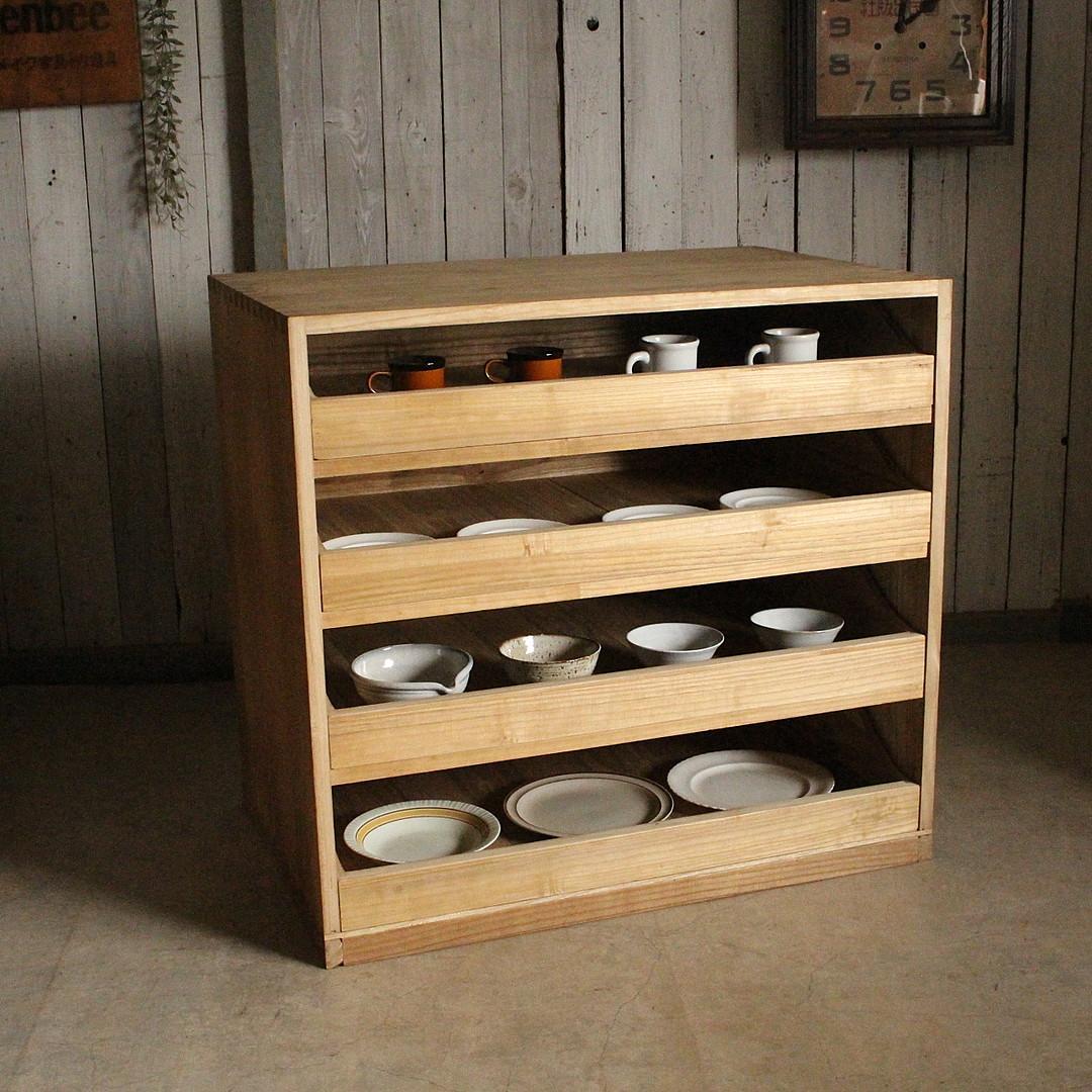 古い木製の引き出し4段　食器棚　キャビネット　古家具　古民家 食器棚 - 古家具・古道具 アンティーク家具 kubu（クブ）