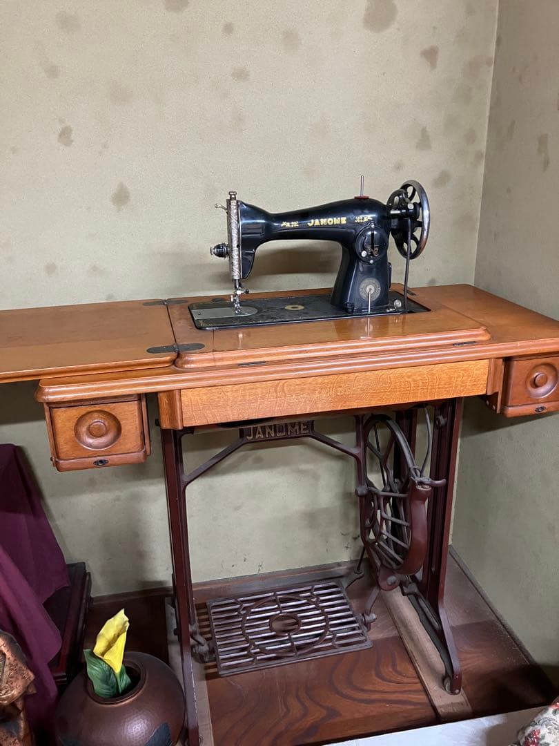 昭和レトロ 足踏みミシン レア - メルカリ